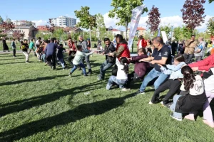 GENÇLİK FESTİVALİ RENKLİ GÖRÜNTÜLERE SAHNE OLDU