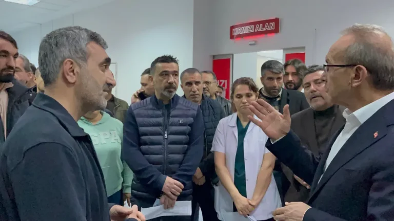 VALİ YAVUZ AÇIKLADI: FECİ KAZADA 3 CAN KAYBI
